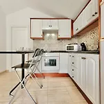Miranda Penthouse Ad With Free Parking