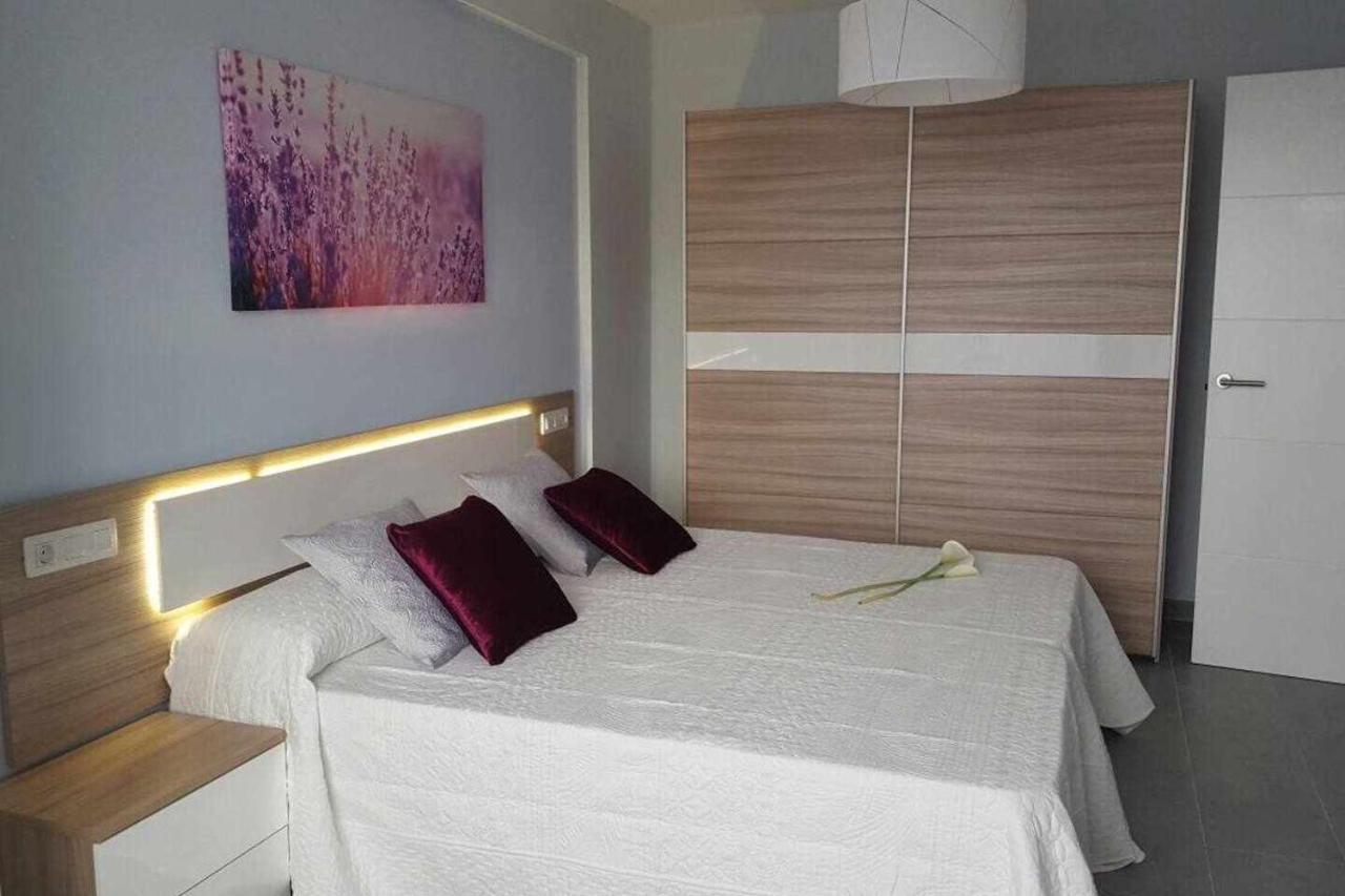 Apartamento Con Terraza Y Piscina C