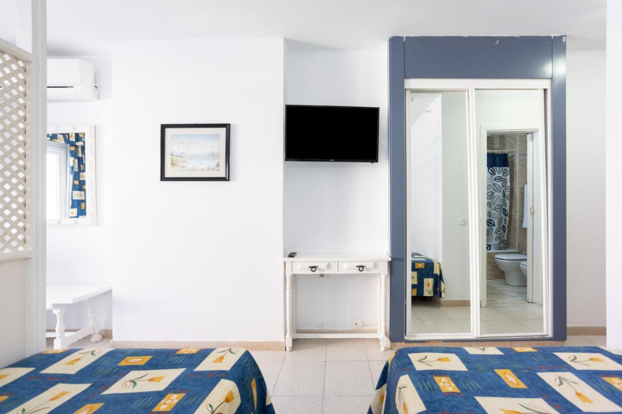 Live Pez Azul Otel *