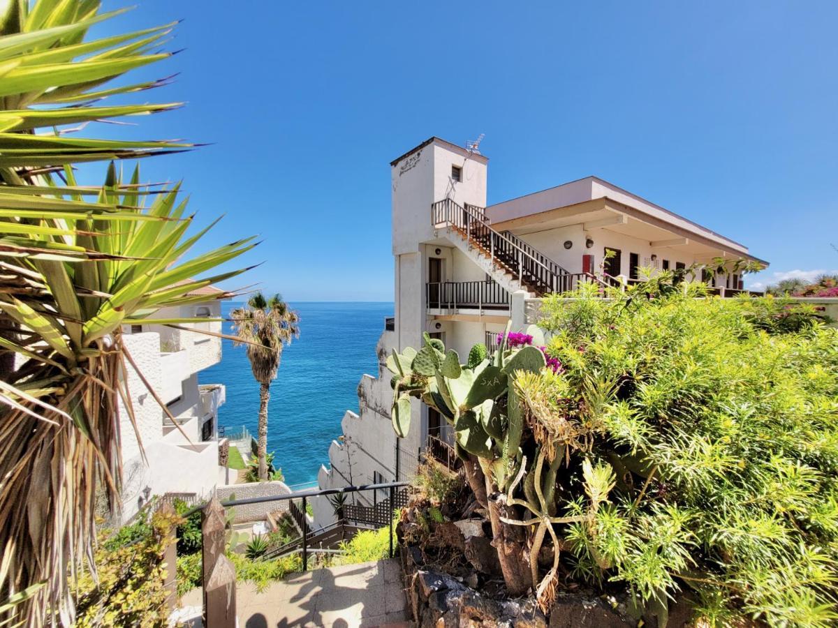 Ocean Cliffs *