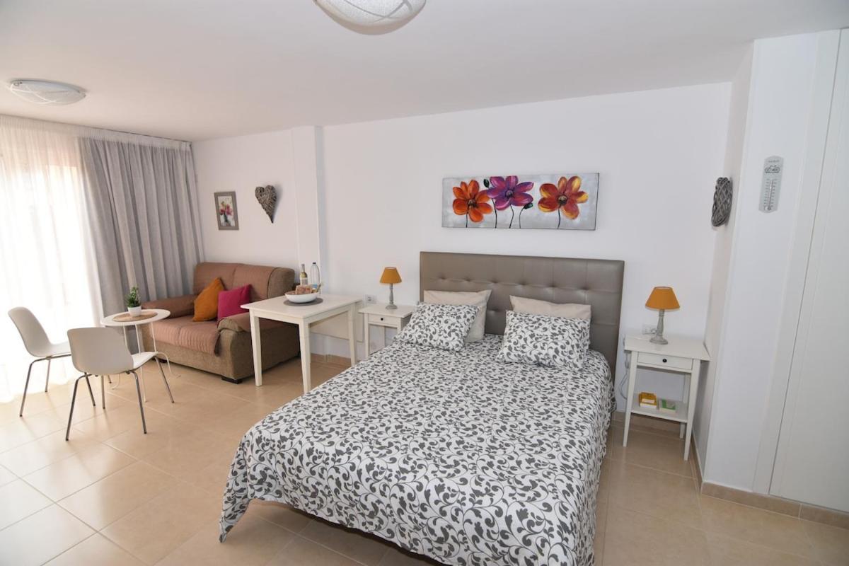 ático Studio+terraza+wifi Ilimitado+satélite Apartamento