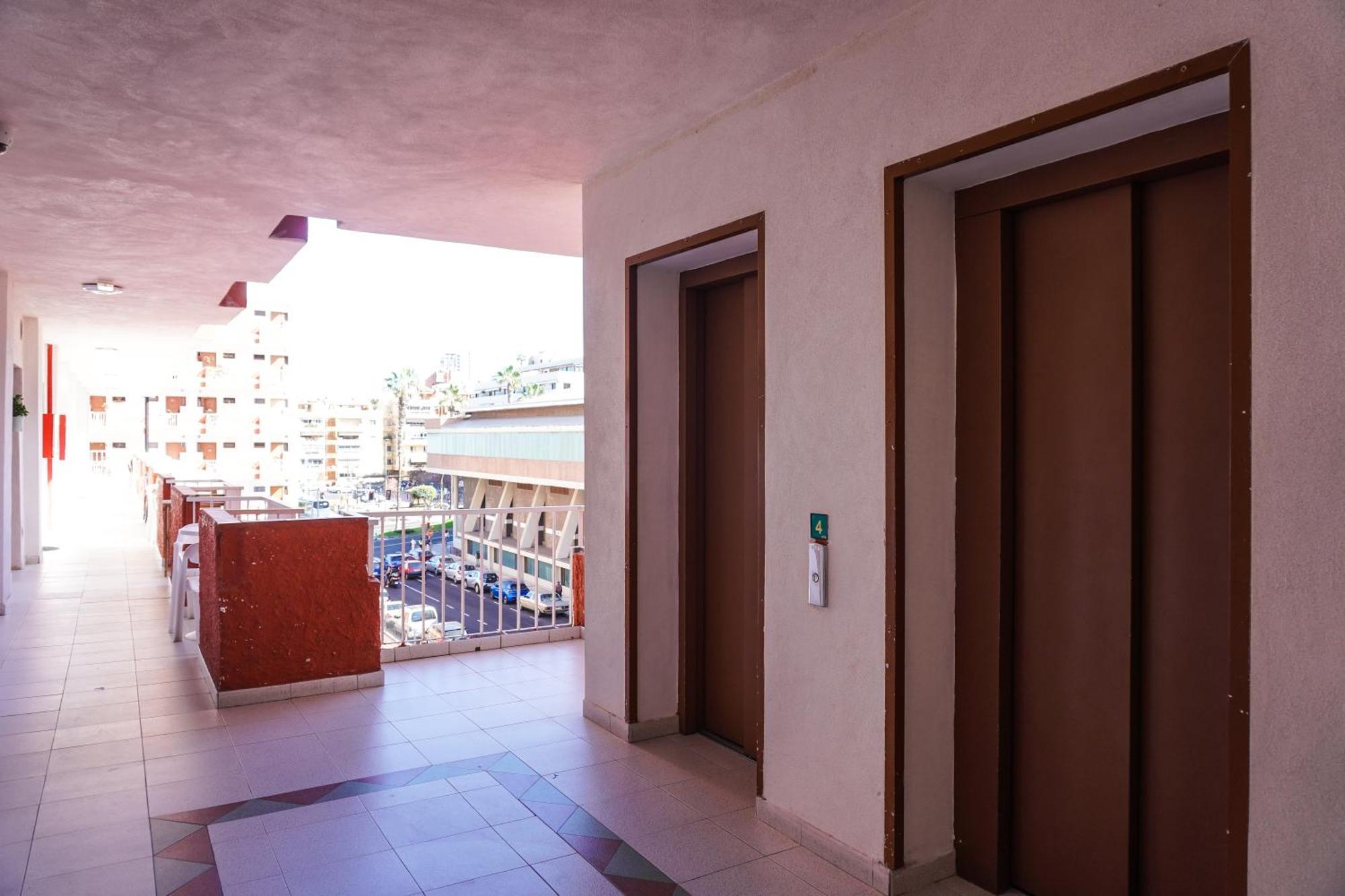 Apartamento Modern Close To The With Pool *