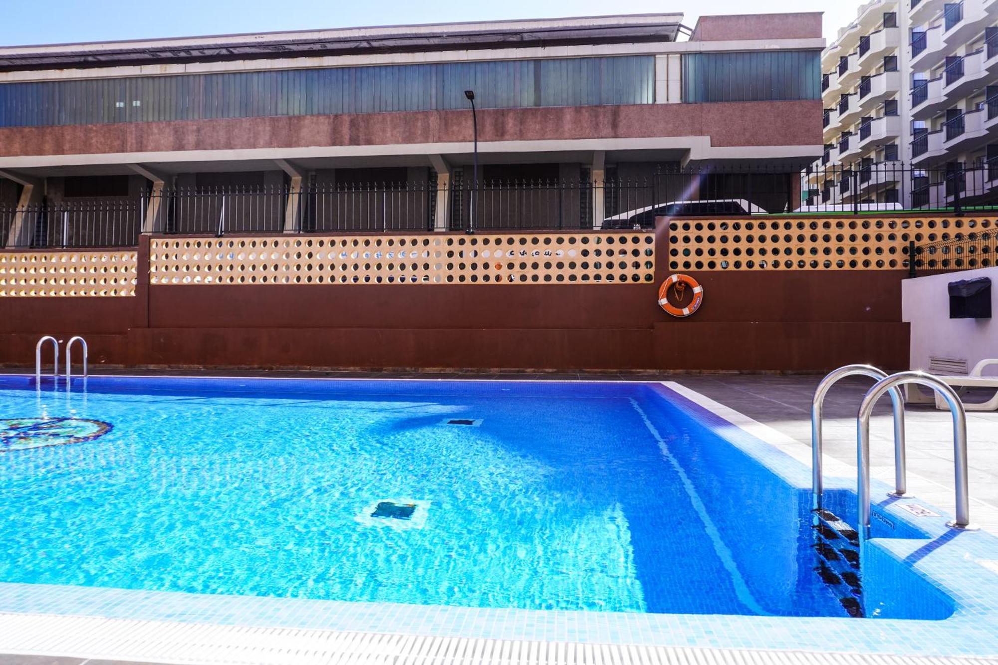 Modern Close To The With Pool