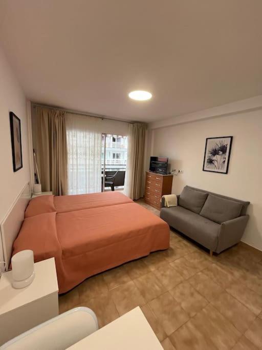Playa Jardin Bus Terminal Pool Apartment