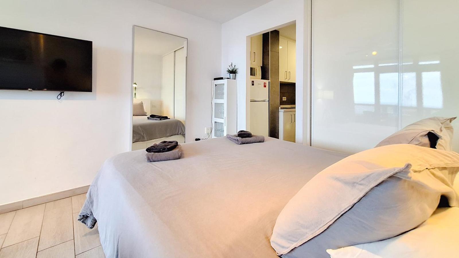 With Balcony And Sea View Apartment