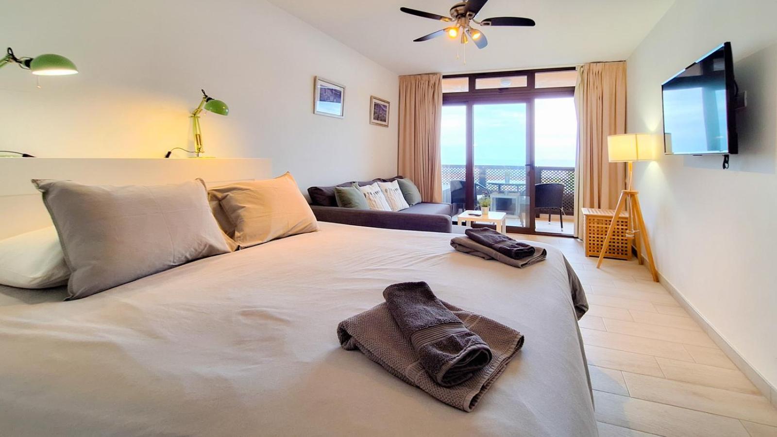 With Balcony And Sea View Apartment