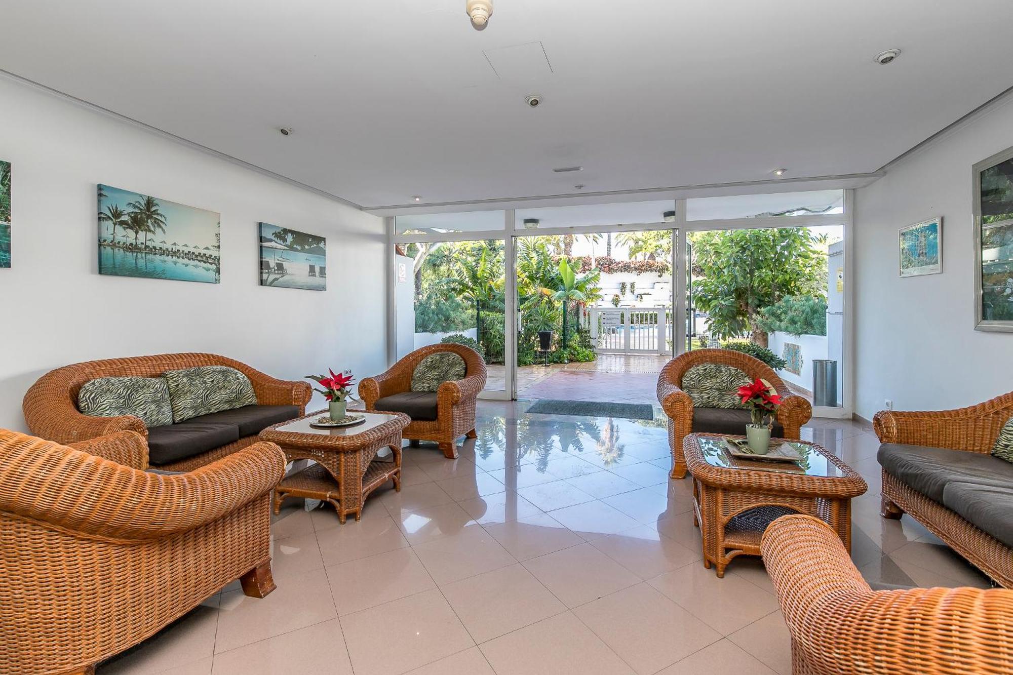 Charming Puerto Cruz, Terrace & Pool Access
