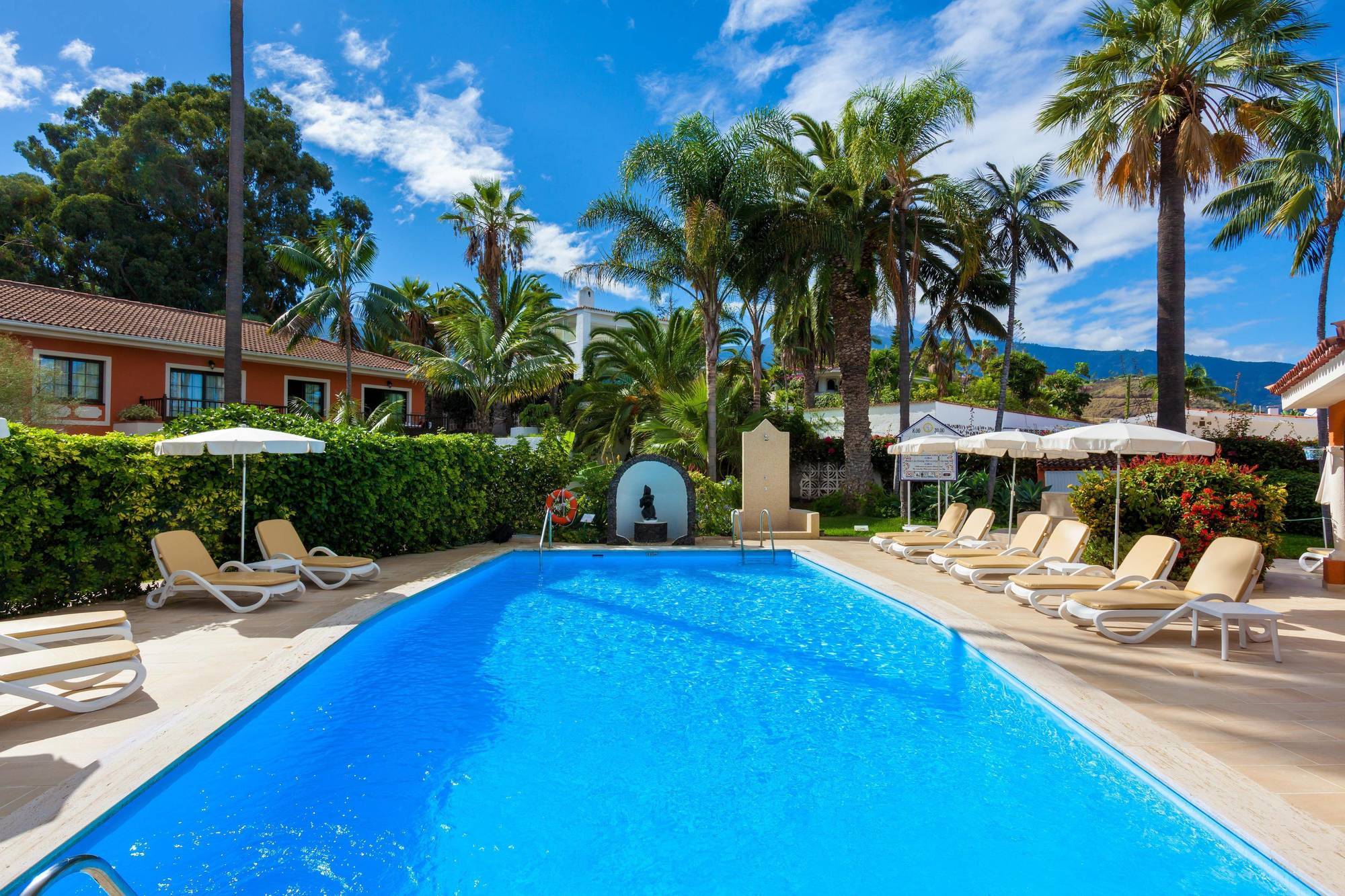 Ambassador Hotelli 3*