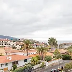 Salamander Vacational Home With Balcony And Fantastic Views