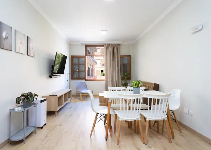 New Bright And Central Home With 2 Bedrooms