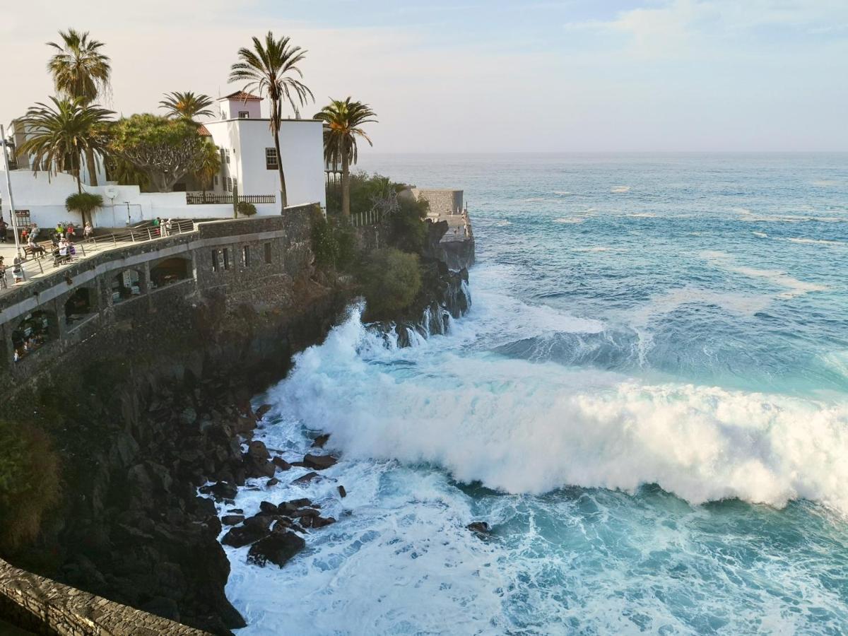 Oceanview I By Tor *