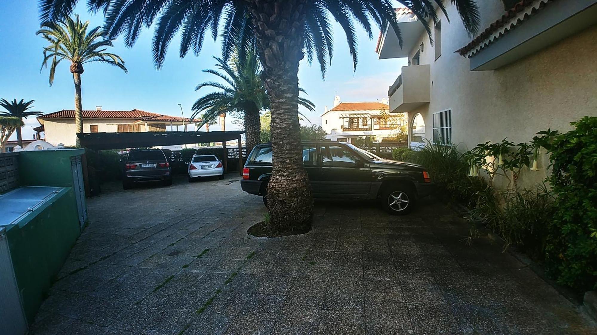 Elegant And Peaceful Aparments With Pool And Garden Apartment *