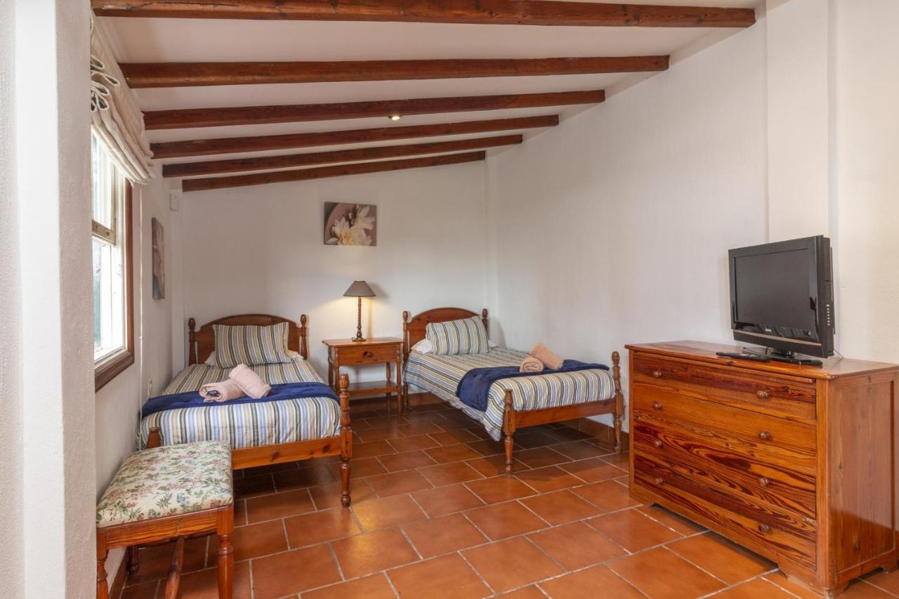 Rural House Los Orovales With Terrace And Parking Сasa de vacaciones