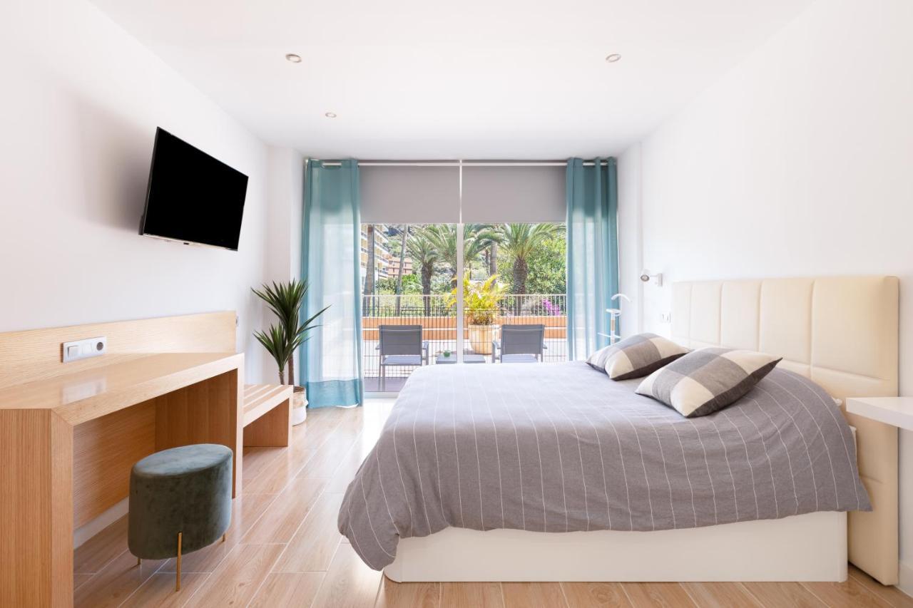 Palmeras Playa Studio: Pools, Beach, Sun & Shore Apartment *