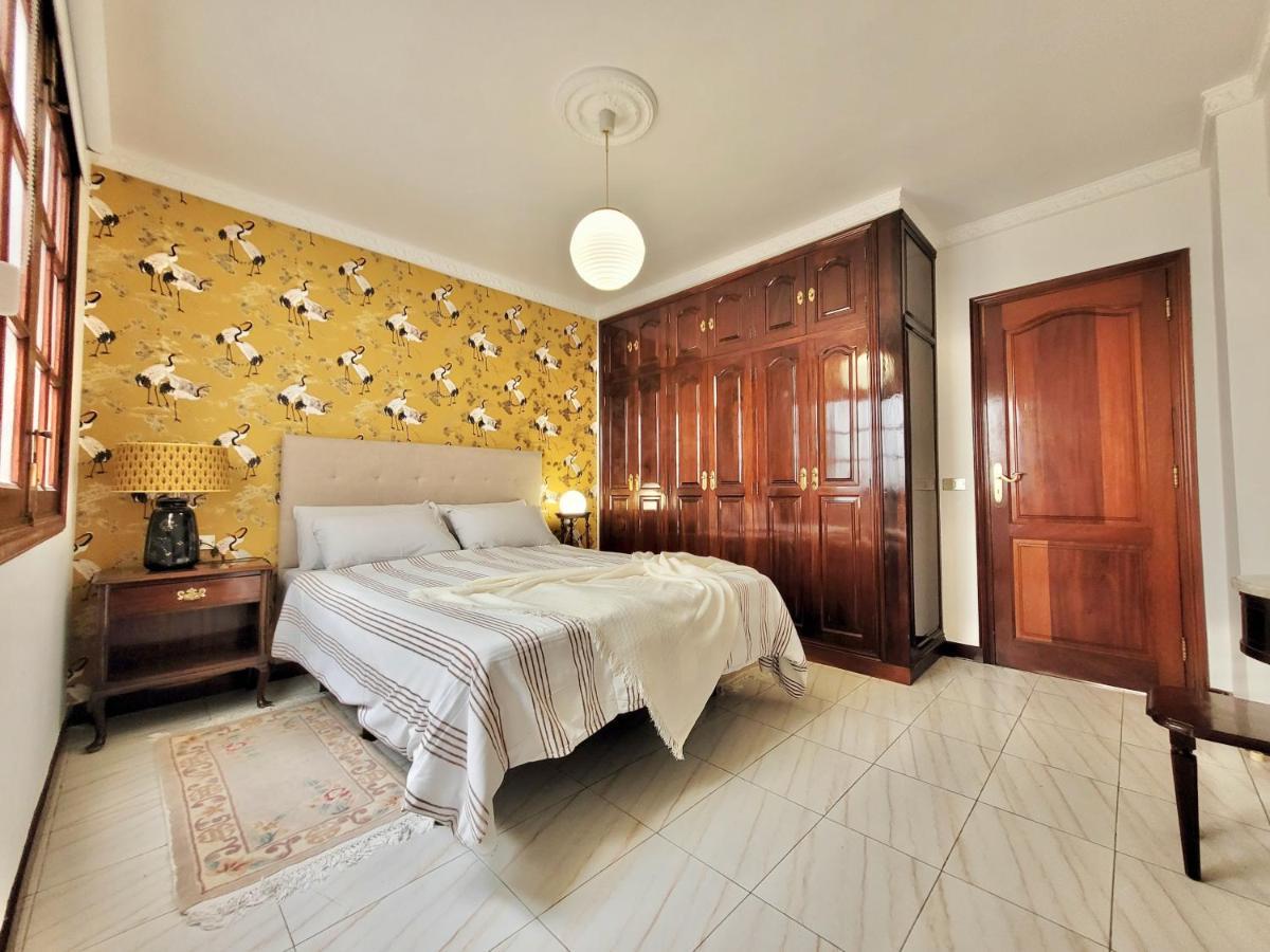 The Balcony House With Free Parking Apartment *