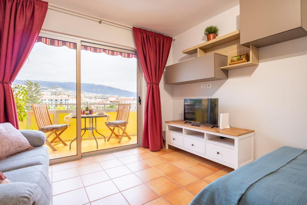 Huoneisto Salamander Vacational With Balcony And Fantastic Views