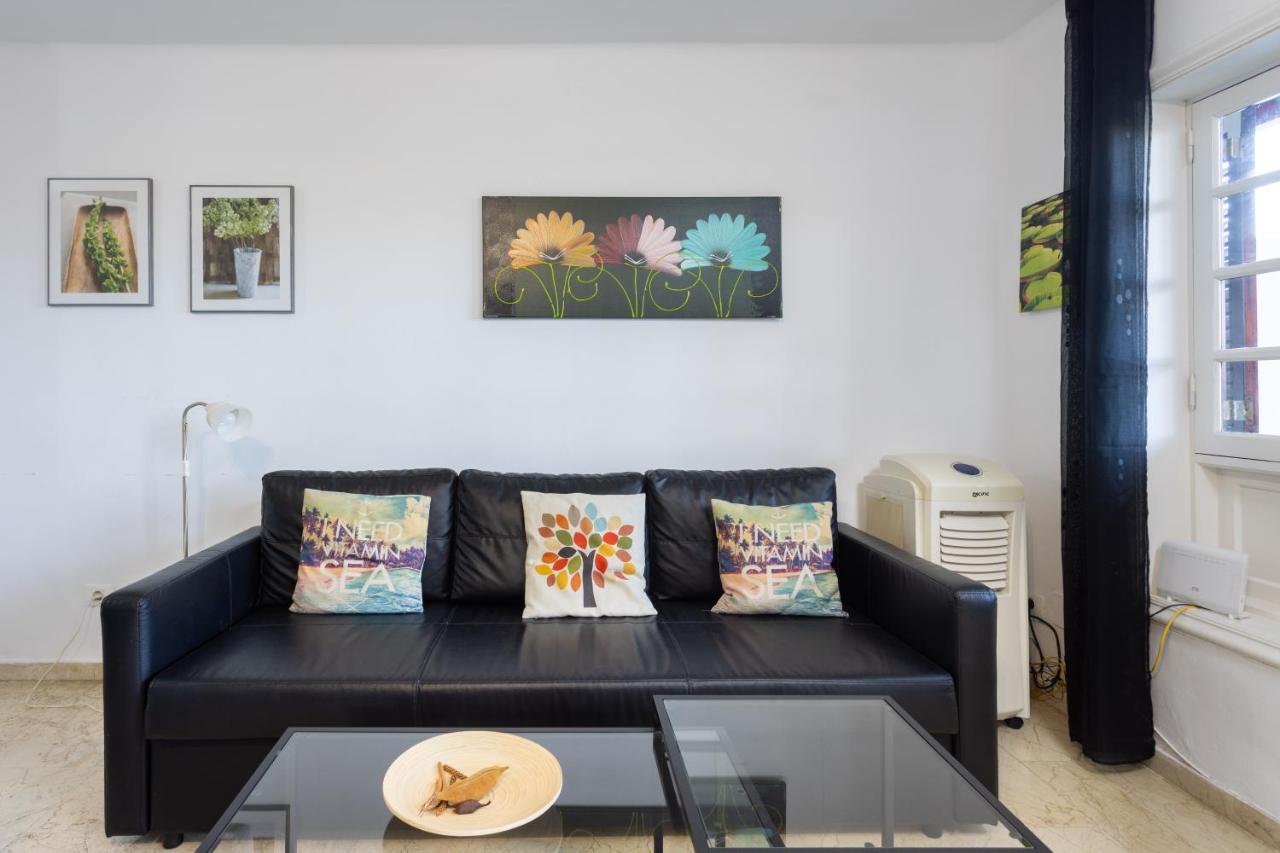 With Private Garden Apartment *