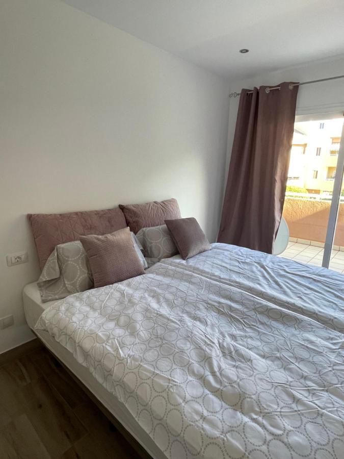 Neue Terrassenwohnung Mit Pool *