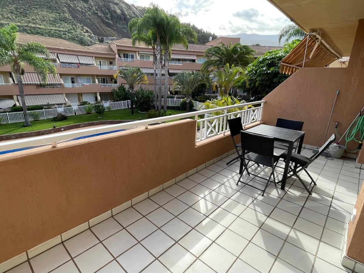 Neue Terrassenwohnung Mit Pool Apartment