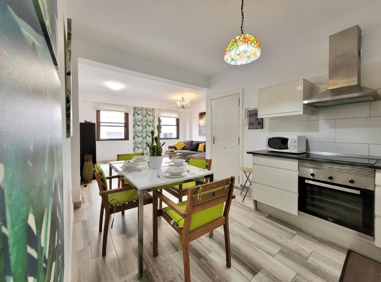 7 Esquivel Apartment *