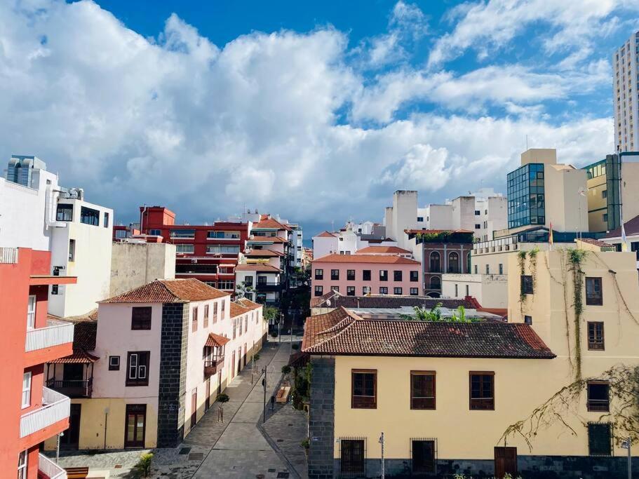 Estudio Con Amplia Terraza En Căn hộ