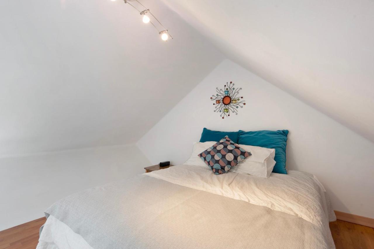 Atico Sunset Loft Terraza Y Piscina Huoneisto *