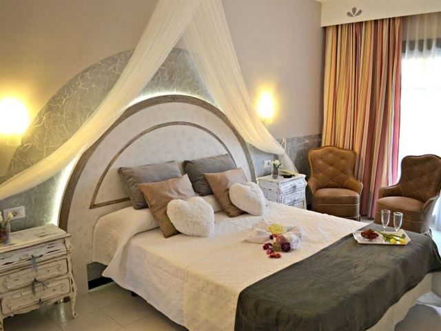4dreams Chimisay Khách sạn 3*