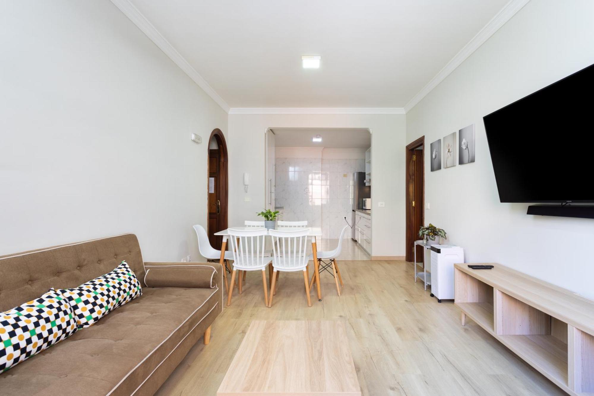 New Bright And Central With 2 Bedrooms