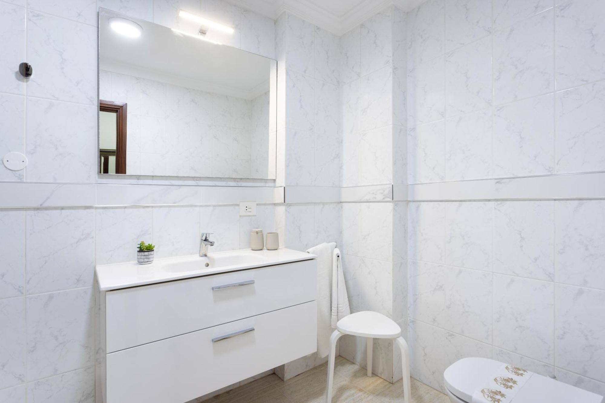 Apartment New Bright And Central With 2 Bedrooms