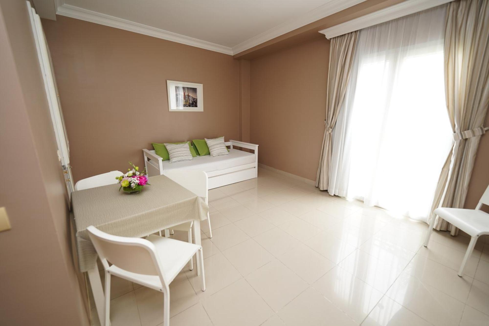 Khách sạn Rf Astoria - Adults Only