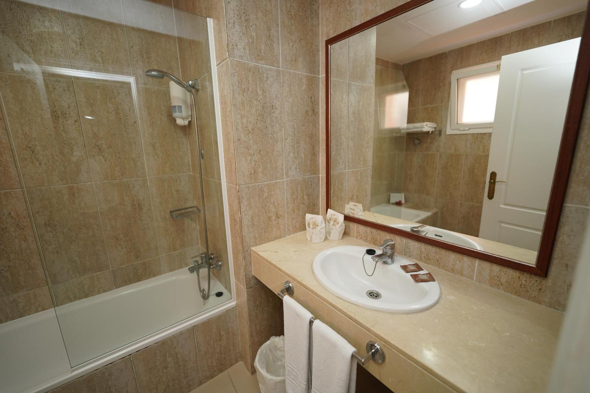 Khách sạn Rf Astoria - Adults Only 3*