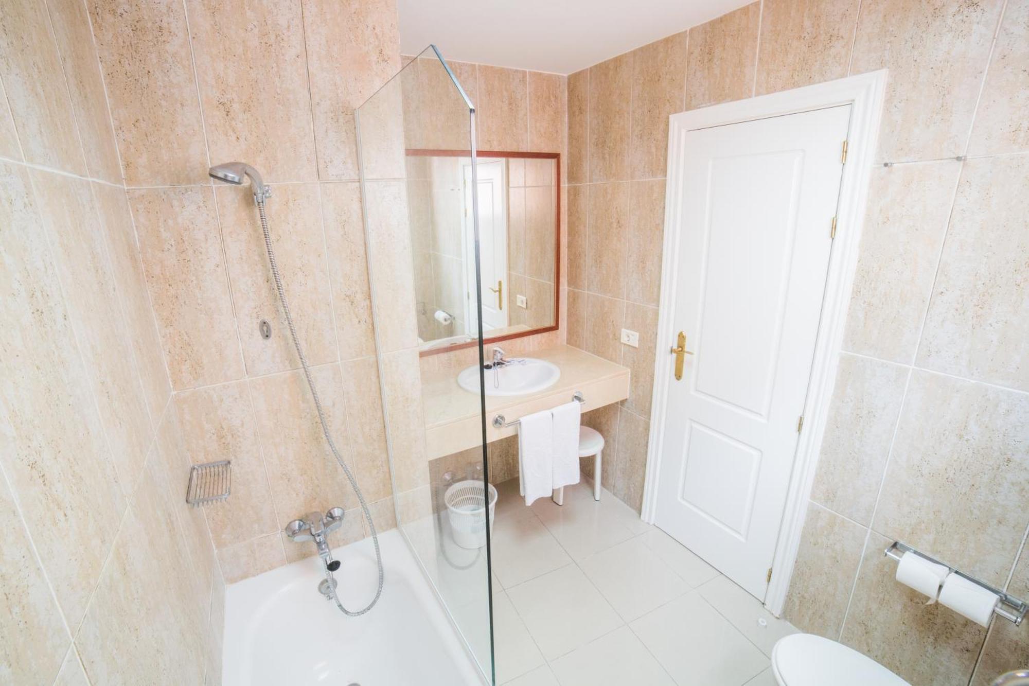 Khách sạn Rf Astoria - Adults Only 3*