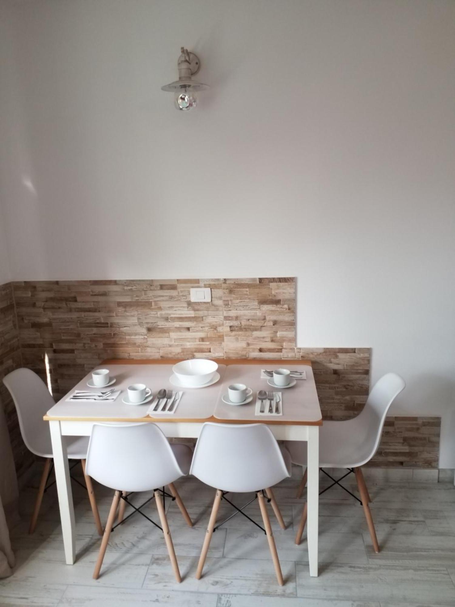 Designer 1 Bedroom White Tree 2 Minutes To The In The Center, Puerto De La Cruz, Tenerife Apartment *