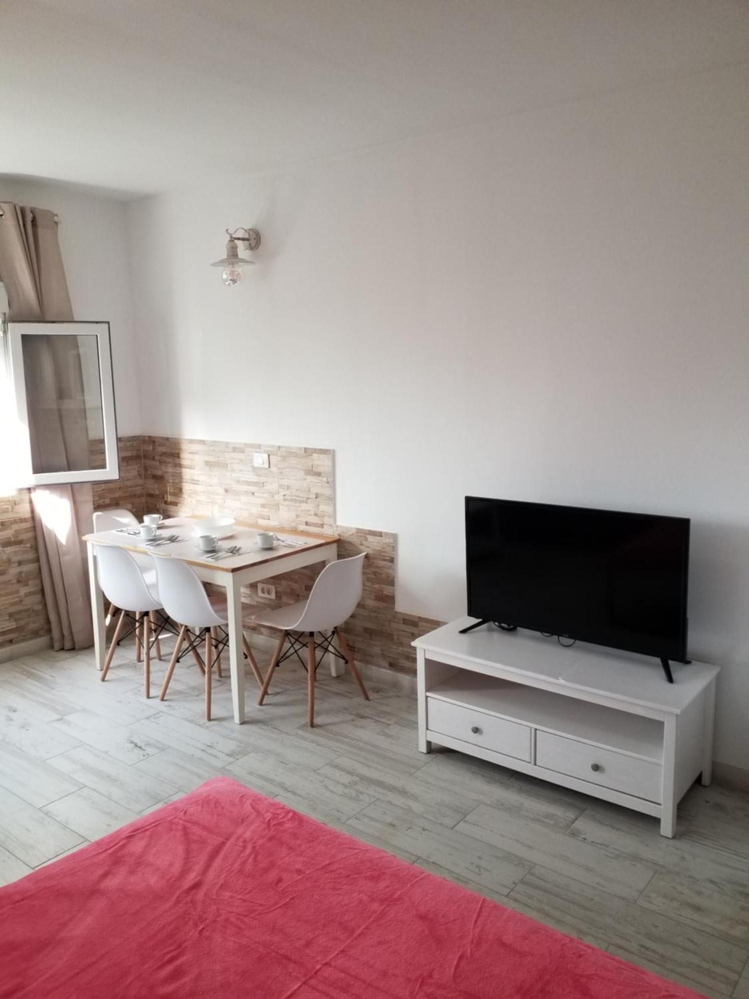Apartment Designer 1 Bedroom White Tree 2 Minutes To The In The Center, Puerto De La Cruz, Tenerife Puerto de la Cruz (Tenerife)