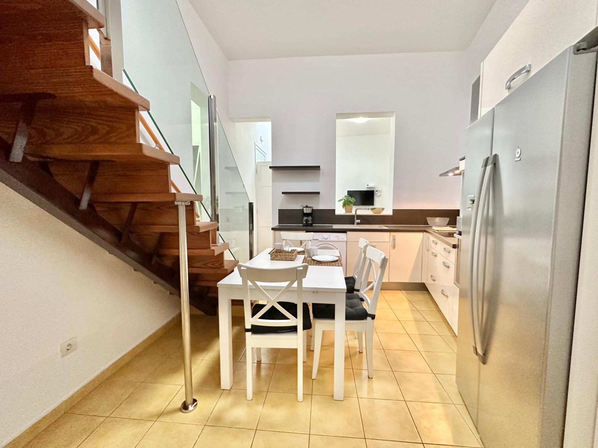La Hoya Downtown Apartment *