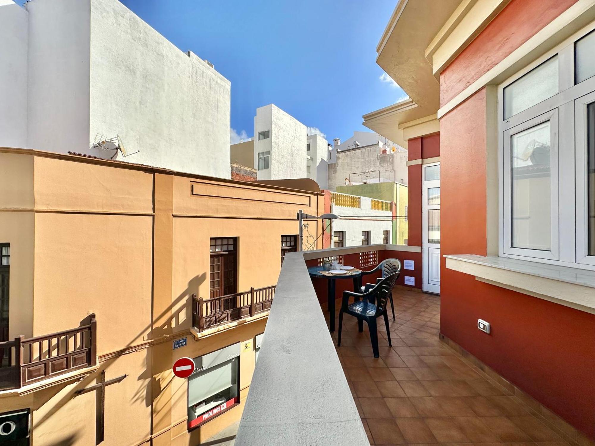 La Hoya Downtown Apartment