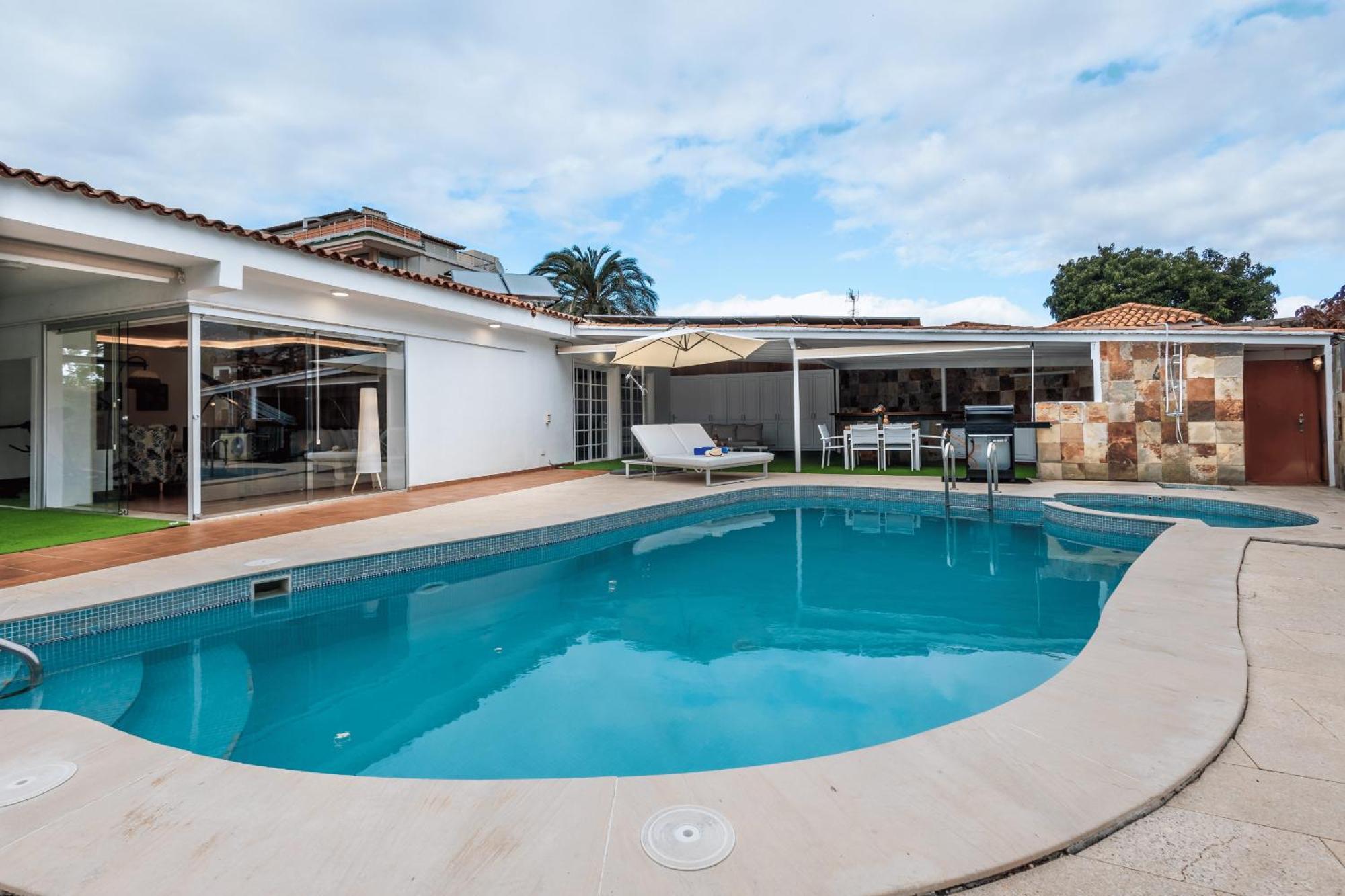 Luxury With Heated Pool, Jacuzzi, Gym, And Gardens * Puerto de la Cruz (Tenerife)
