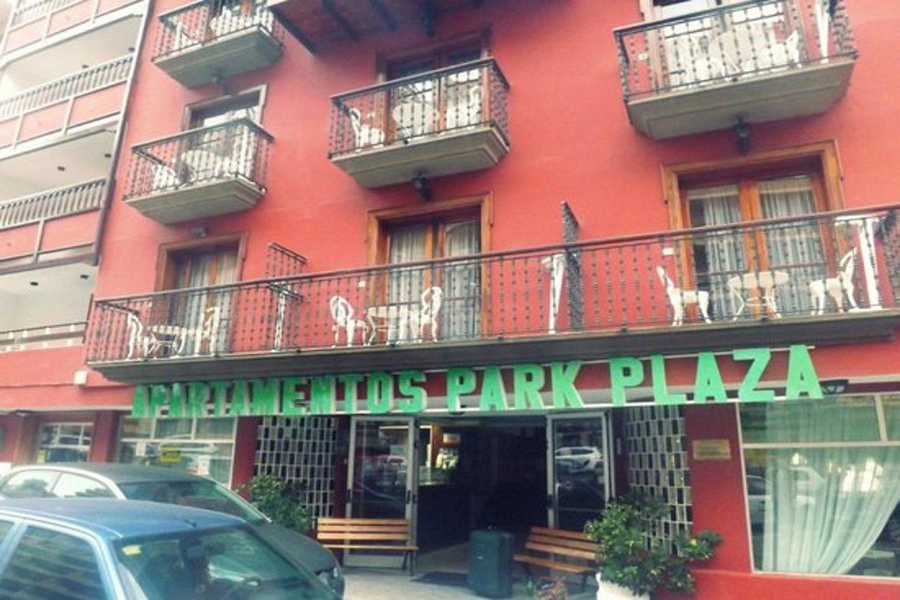 Park Plaza 2*