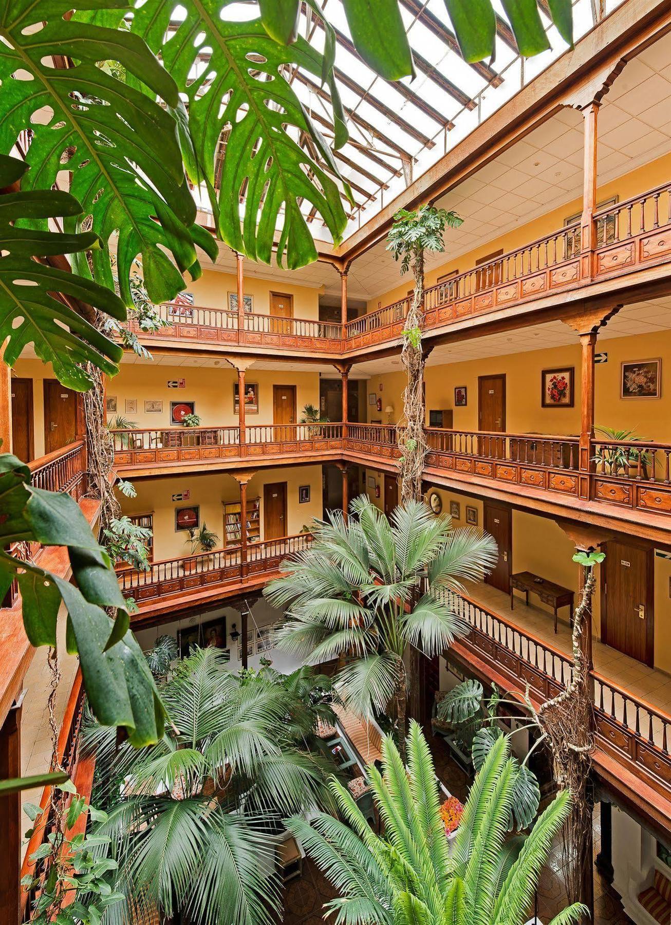 Monopol Hotelli 3*