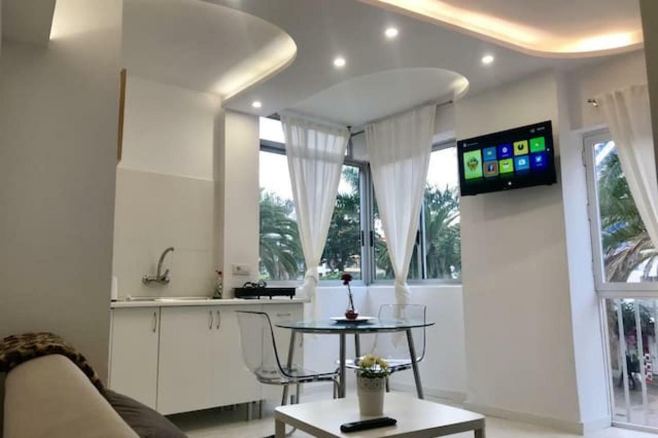Avenida Familia De Betancourt Y Molina Apartment *