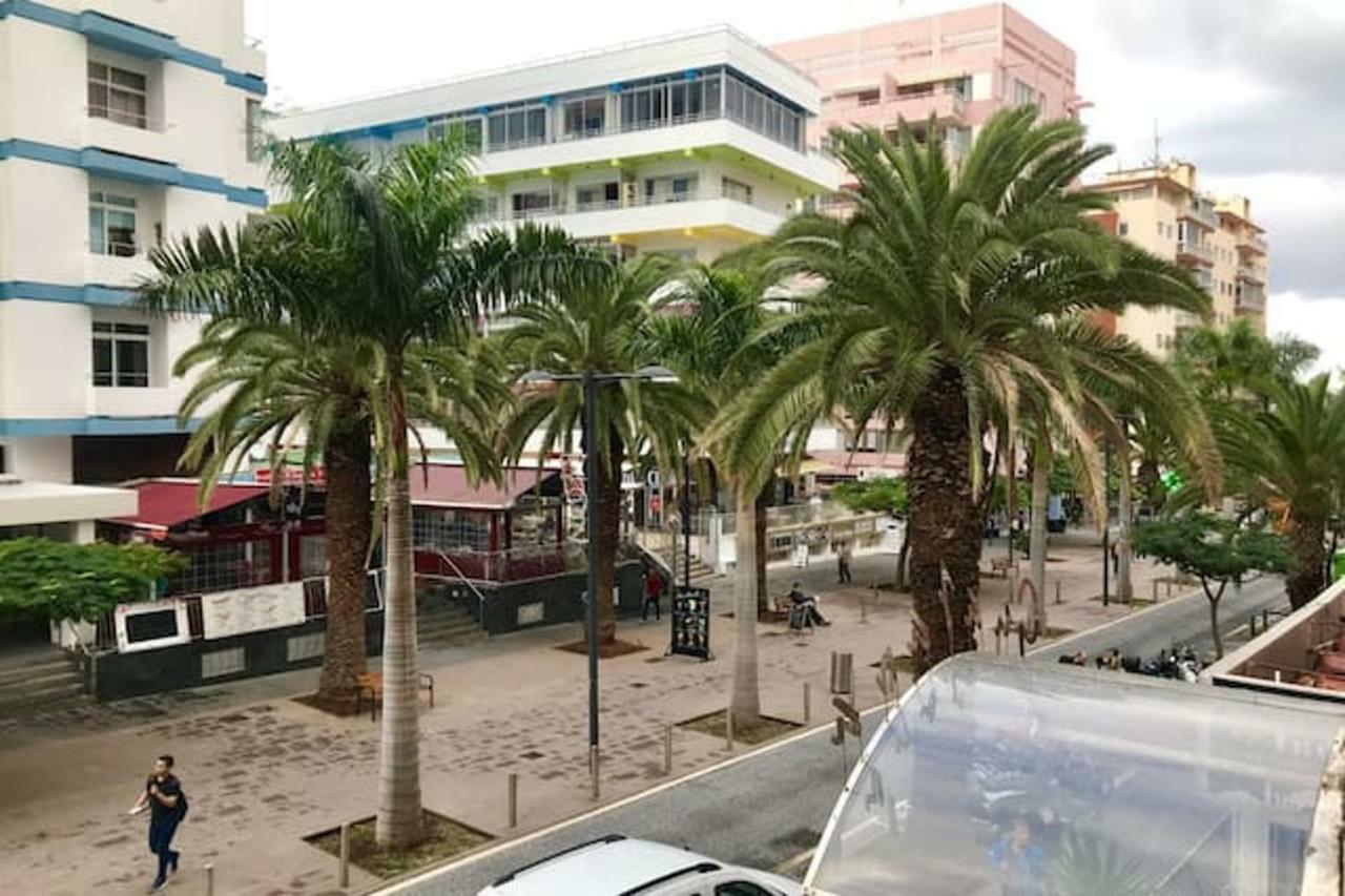 Avenida Familia De Betancourt Y Molina Puerto de la Cruz (Tenerife)