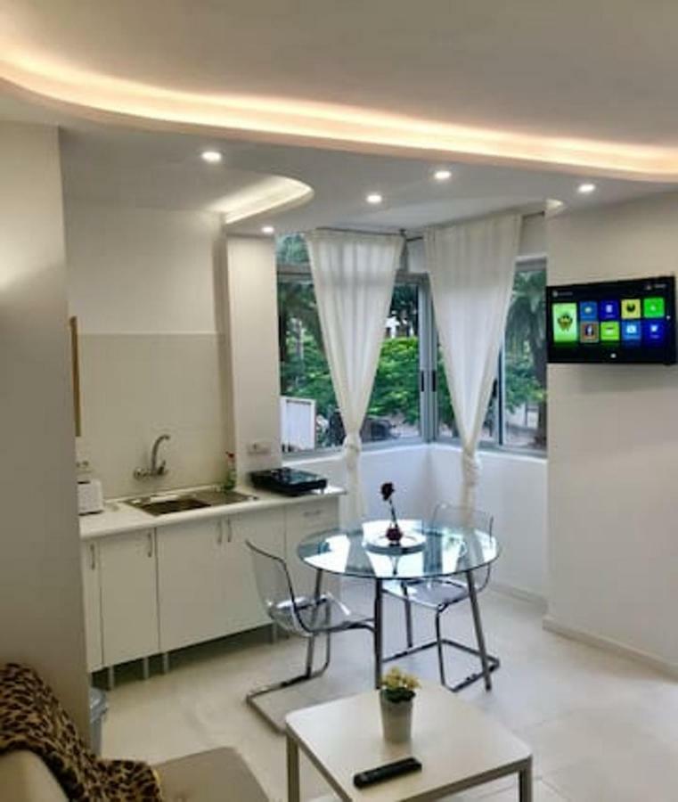 Avenida Familia De Betancourt Y Molina Apartment