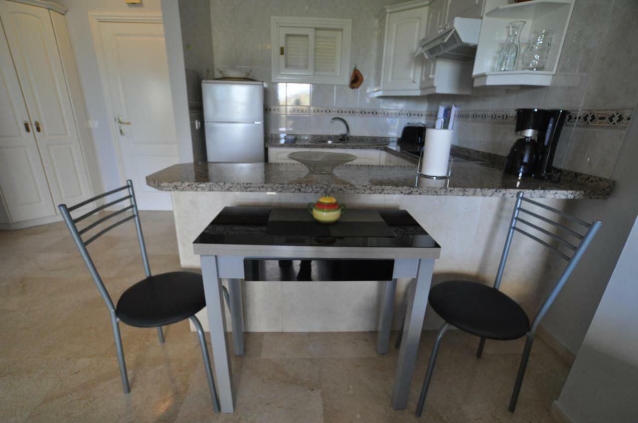 Apartment Top Terrassen Wohnungen, Direkt Am Strand, Beheizter Pool, Wifi Free, Free Parking