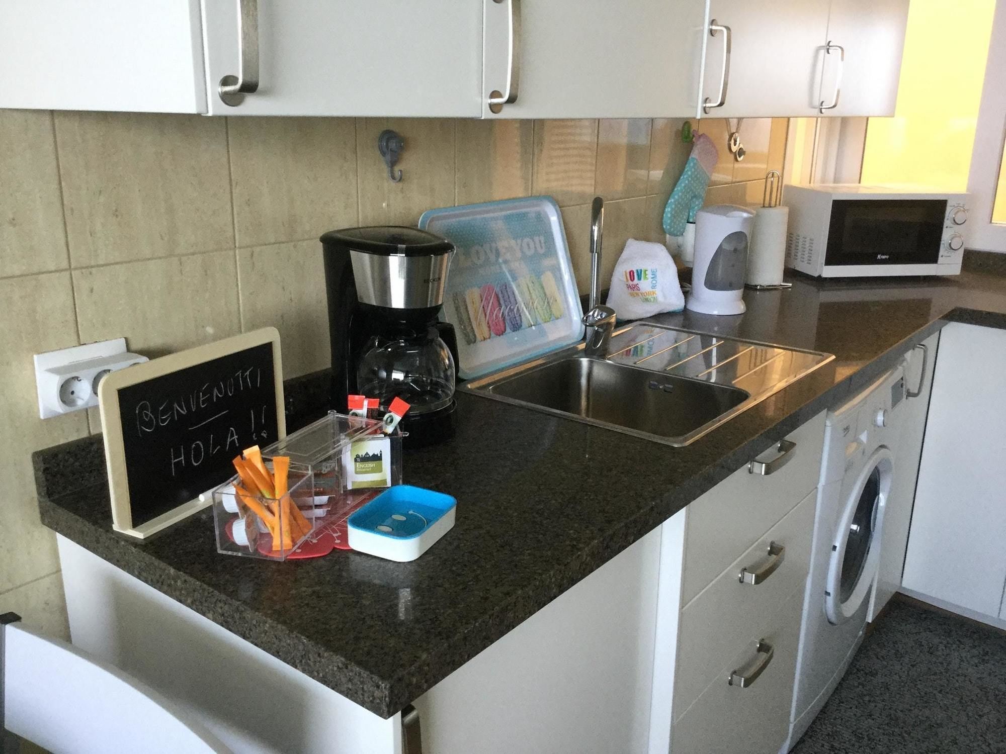 With 2 Bedrooms In Puerto De La Cruz, With Wonderful Sea Vie Apartment *