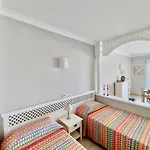 Ocean And Sun Studio Apartment