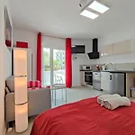 Fantastico Studio With Balcony