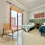 Aromas Suites Apartments