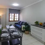 Central And Bright Apartment Y1