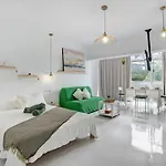 Paradise Studio Belair Wifi, Piscina, Parking