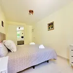 Magnolia House
